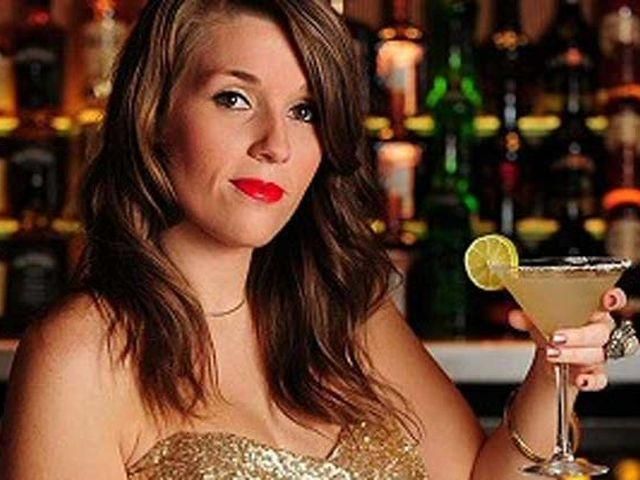 Девушка сменила имя в честь всех героинь фильмов о Бонде Девушка сменила имя в честь всех героинь фильмов о Бонде