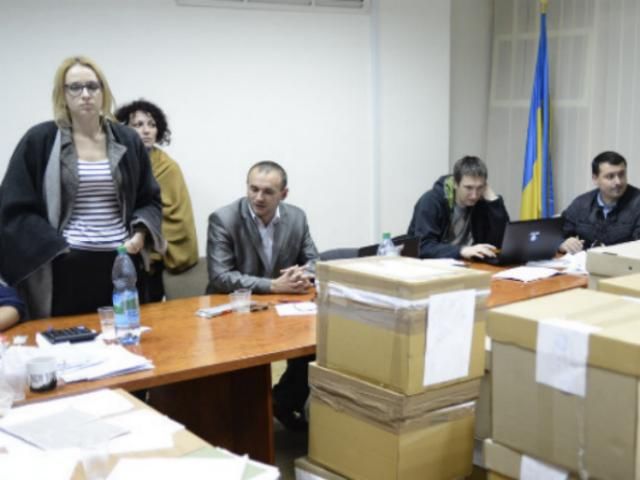 На ОИК Левченко-Пилипишина драка и слезоточивый газ На ОИК Левченко-Пилипишина драка и слезоточивый газ