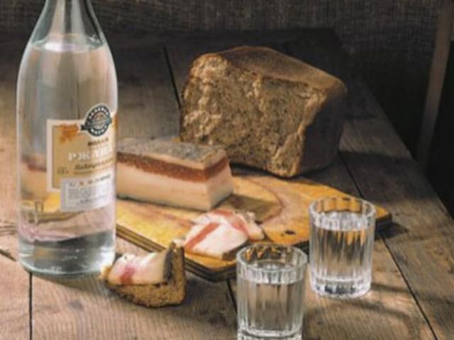 В округе Чумака-Довгого члены комиссии собираются пить В округе Чумака-Довгого члены комиссии собираются пить