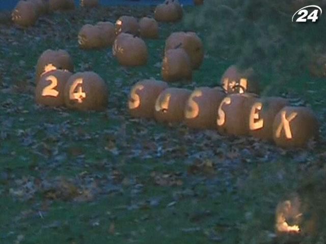 В США и Канаде, несмотря на шторм, отпраздновали Хэллоуин В США и Канаде, несмотря на шторм, отпраздновали Хэллоуин