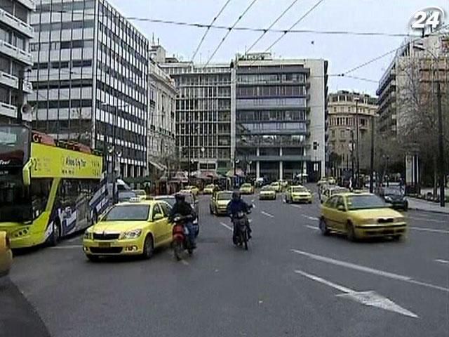 Греки снимают номера с автомобилей, чтобы не платить налоги