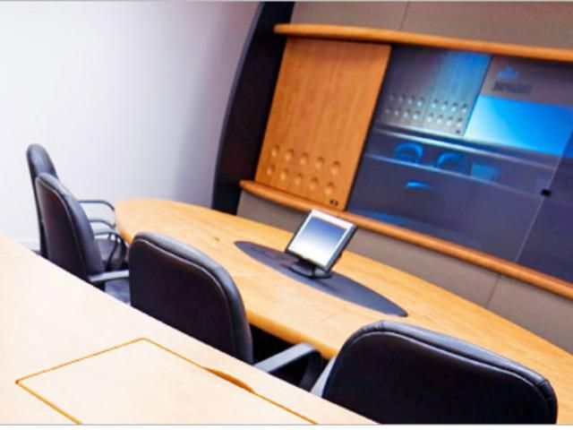 Прокуратура заказала себе видеосвязь за 100 тысяч долларов Прокуратура заказала себе видеосвязь за 100 тысяч долларов