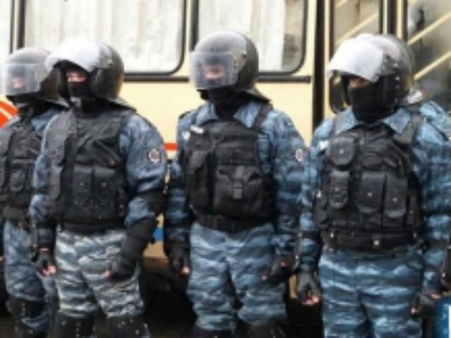 К ОИК в Первомайске подтягивают новые силы милиции К ОИК в Первомайске подтягивают новые силы милиции