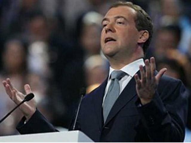 Медведев готов отпустить девушек из Pussy Riot Медведев готов отпустить девушек из Pussy Riot