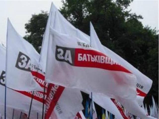 Сьогодні вночі опозиціонери влаштували бійку в ОВК №211 Сьогодні вночі опозиціонери влаштували бійку в ОВК №211