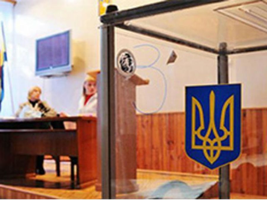 Во время драки на 211-м округе депутату Терехину сломали ребро и палец Во время драки на 211-м округе депутату Терехину сломали ребро и палец