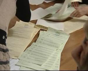Эксперт: Скандальные округа могут остаться без результатов выборов