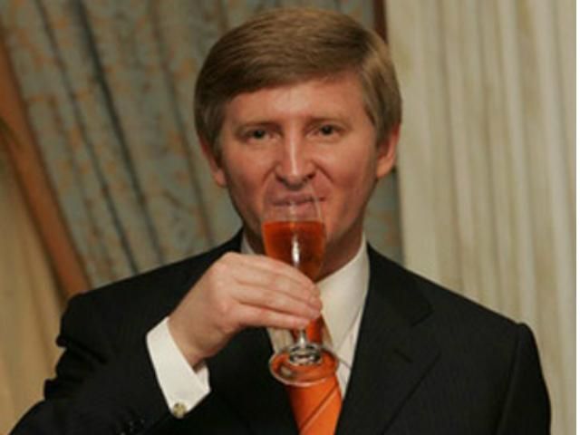 Рінат Ахметов став найбагатшим підприємцем на території колишнього СРСР Рінат Ахметов став найбагатшим підприємцем на території колишнього СРСР