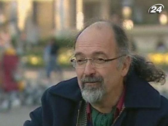 Барный эксперт в Барселоне дегустирует коктейли и оценивает дизайн заведений Барный эксперт в Барселоне дегустирует коктейли и оценивает дизайн заведений