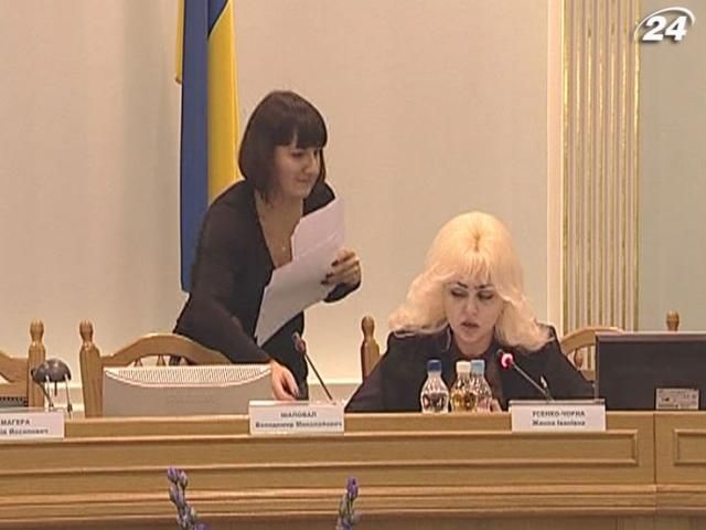 Зареєстровано 190 протоколів: перемогу святкують Литвин, Балога і син Азарова Зареєстровано 190 протоколів: перемогу святкують Литвин, Балога і син Азарова