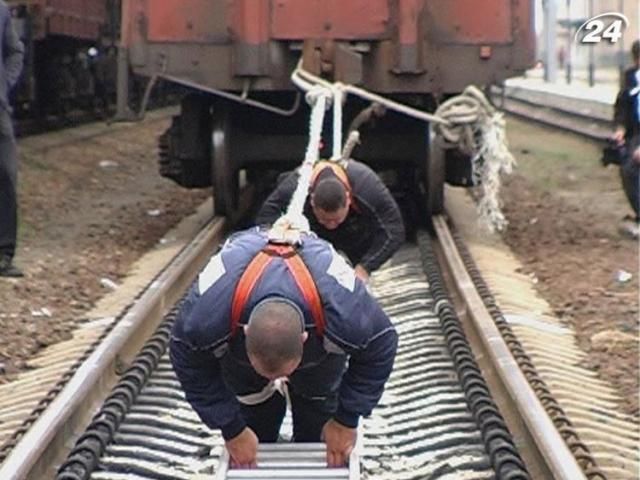 Двое богатырей Донецкой области протянули на себе поезд весом 700 тонн