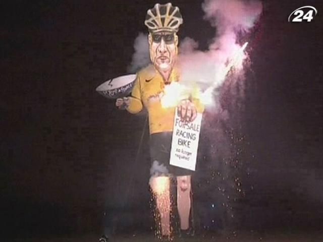 В Великобритании сожгли чучело велосипедиста Лэнса Армстронга