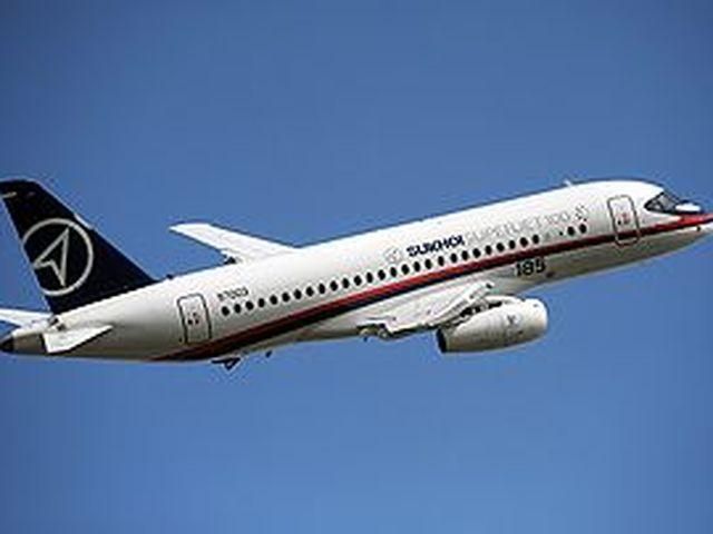 Superjet 100 аварийно сел в аэропорту Шереметьево
