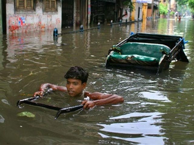 В Індії дощі забрали вже більше 20 життів