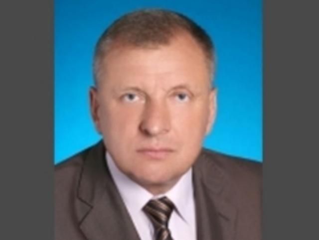 Кандидат-неудачник от ПР уничтожил дорогу, которую построил перед выборами Кандидат-неудачник от ПР уничтожил дорогу, которую построил перед выборами