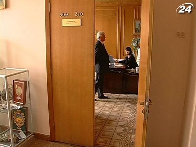 Держслужбовцям заборонять нецензурно лаятись Держслужбовцям заборонять нецензурно лаятись