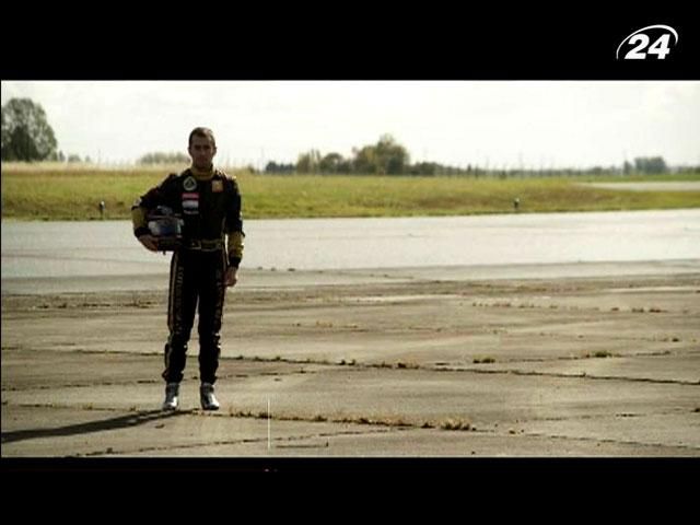 Николя Прост отработает молодежные тесты в составе Lotus F1
