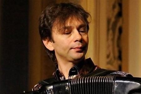 Акордеоністу Завадському за педофілію загрожує 12 років в’язниці Акордеоністу Завадському за педофілію загрожує 12 років в’язниці