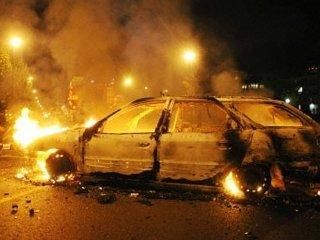 Взрыв автомобиля в Ираке унес жизни 27 человек Взрыв автомобиля в Ираке унес жизни 27 человек