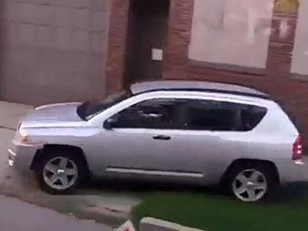 Американку заставили предупреждать о своем идиотизме других водителей (Видео) Американку заставили предупреждать о своем идиотизме других водителей (Видео)