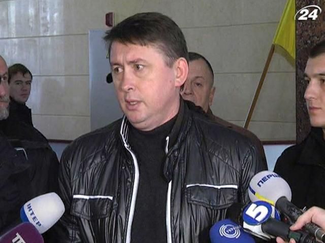 Мельниченко запрещено передвигаться без разрешения следователя Мельниченко запрещено передвигаться без разрешения следователя