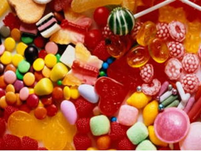 На Сумщині школяр витратив більше 3 тисяч доларів на солодощі 