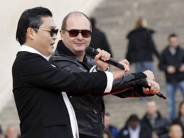 У Парижі пройшов Gangnam Style-флешмоб (Фото, відео)