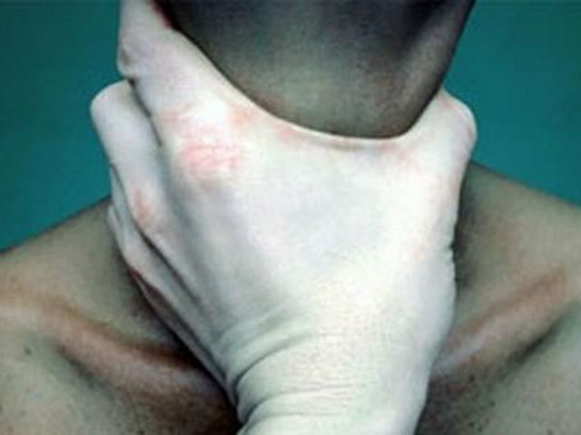 За кражу 20 гривен мужчина задушил друга За кражу 20 гривен мужчина задушил друга