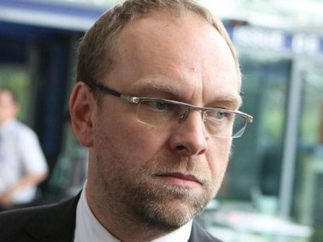 Тимошенко дуже схудла і самостійно майже не пересувається, – Власенко Тимошенко дуже схудла і самостійно майже не пересувається, – Власенко