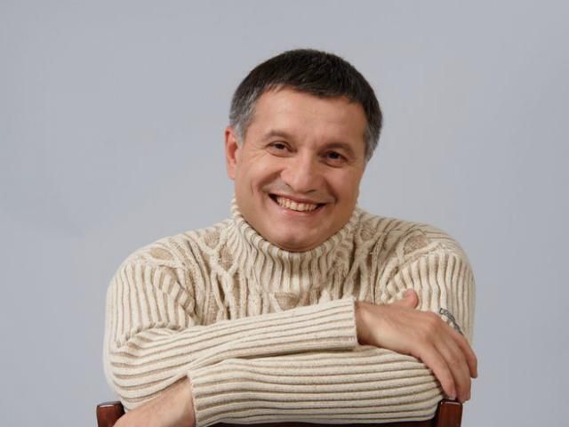 Аваков попал в пробку со стадом баранов (Фото) Аваков попал в пробку со стадом баранов (Фото)