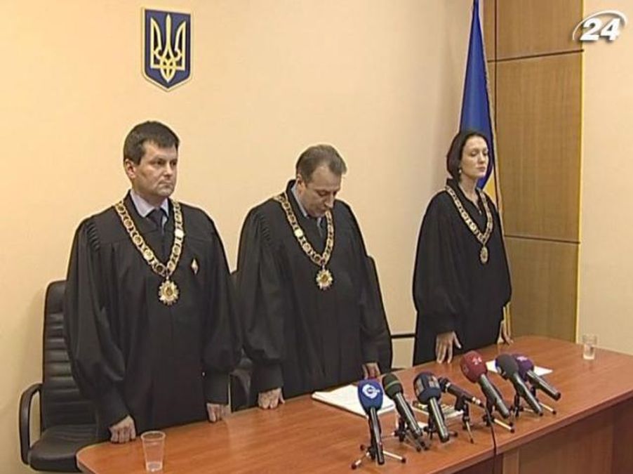 Опозиція судиться з ЦВК через "проблемні" округи Опозиція судиться з ЦВК через "проблемні" округи