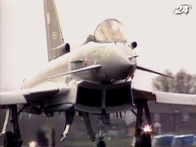 Авіаконцерн підозрюють у підкупі австрійських чиновників Авіаконцерн підозрюють у підкупі австрійських чиновників