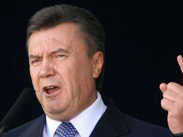 Янукович поздравил Кличко с победой над Вахом