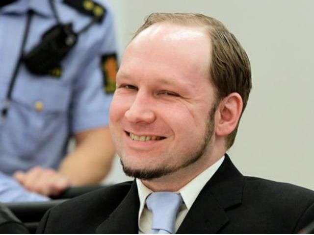 Брейвику все же разрешили пользоваться ноутбуком Брейвику все же разрешили пользоваться ноутбуком