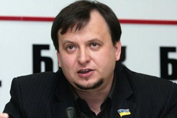 "Батькивщину" покинул депутат Уколов: не захотел, чтобы им руководил Яценюк "Батькивщину" покинул депутат Уколов: не захотел, чтобы им руководил Яценюк