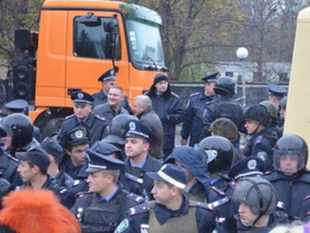 На деяких округах різниця між переможцями менша за кількість неврахованих бюлетенів На деяких округах різниця між переможцями менша за кількість неврахованих бюлетенів