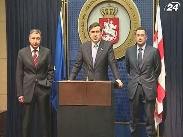 У Грузії збирають підписи за відставку Саакашвілі У Грузії збирають підписи за відставку Саакашвілі
