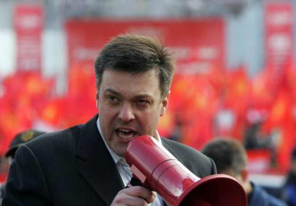 Тягнибок: Киевлянам повысили цены на хлеб, чтобы отомстить за выборы