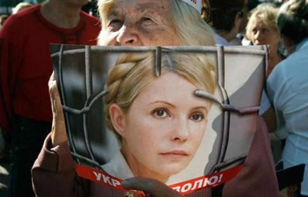 Под крики "Позор!" суд по делу ЕЭСУ снова перенесли Под крики "Позор!" суд по делу ЕЭСУ снова перенесли