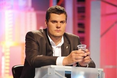 Ильенко пообещал, что "свободовцы" не будут вешать коммунистов на деревьях Ильенко пообещал, что "свободовцы" не будут вешать коммунистов на деревьях