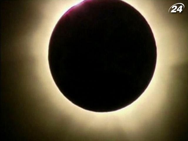 Австралійці спостерігали повне сонячне затемнення Австралійці спостерігали повне сонячне затемнення