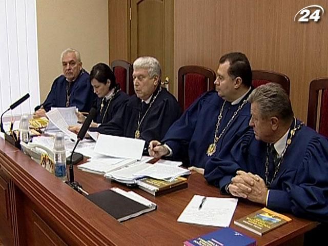 Опозиція судиться з ЦВК через результати голосування у 2-х округах Опозиція судиться з ЦВК через результати голосування у 2-х округах