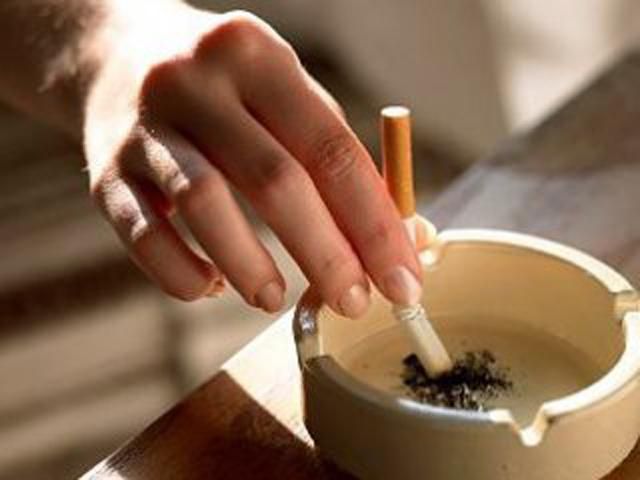 З 16 грудня в українських барах та ресторанах взагалі не можна буде курити