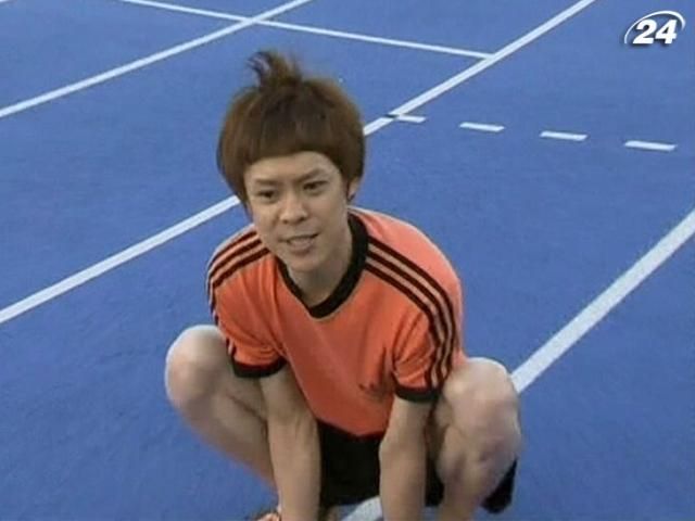 Японец на четвереньках преодолел стометровку за 17,5 секунд Японец на четвереньках преодолел стометровку за 17,5 секунд