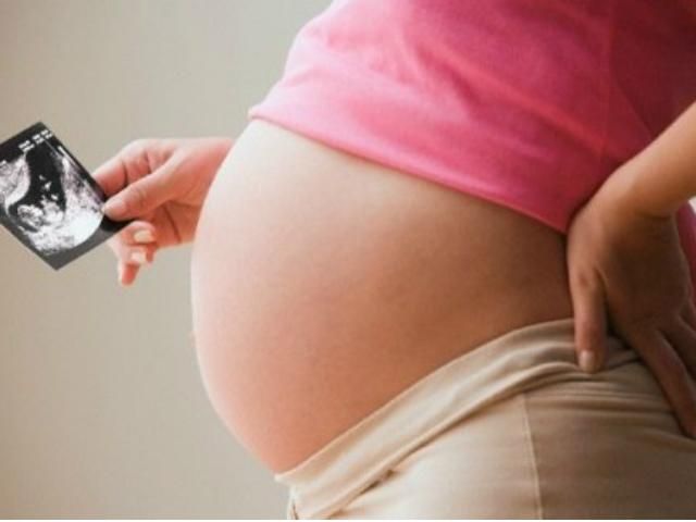 В Минздраве говорят, что каждая женщина должна рожать по 3-4 ребенка
