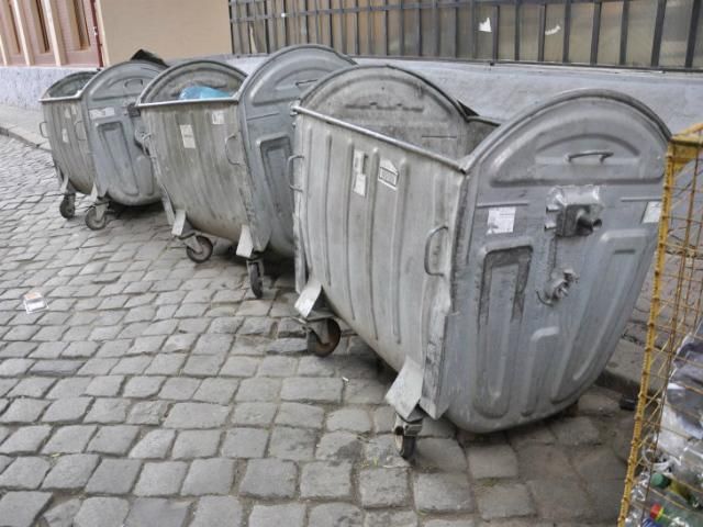 В Харькове в контейнере для мусора нашли мертвого младенца