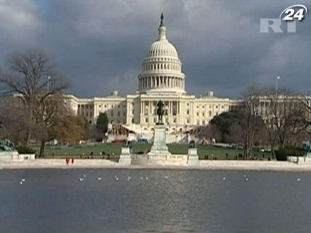 Конгресс США принял визовые санкции против чиновников РФ Конгресс США принял визовые санкции против чиновников РФ