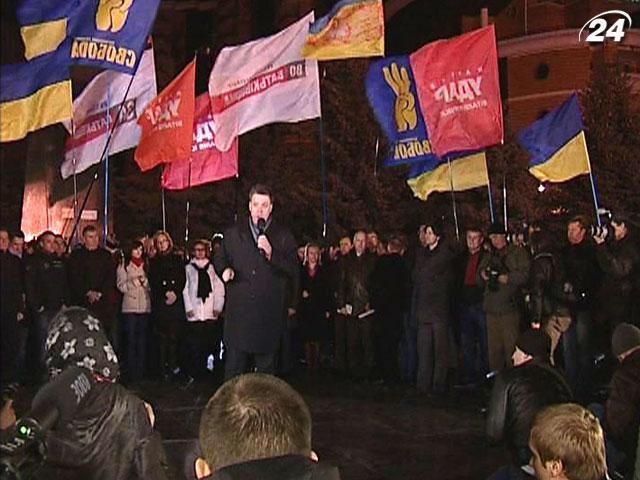 Підсумки тижня: Опозиція не визнає вибори, але йде в парламент Підсумки тижня: Опозиція не визнає вибори, але йде в парламент