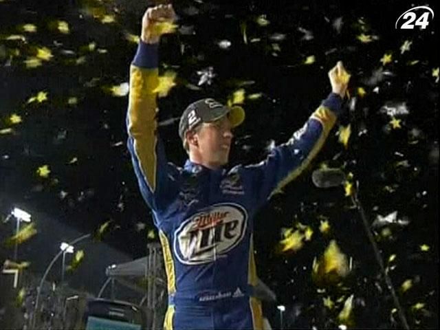 Каселовскі здобув титул чемпіона заокеанської Cерії NASCAR