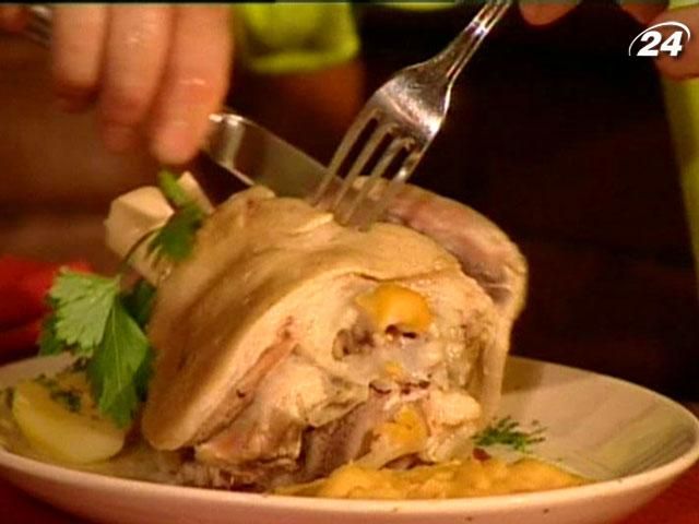 Айсбайн - свиняча нога з ніжним пюре Айсбайн - свиняча нога з ніжним пюре